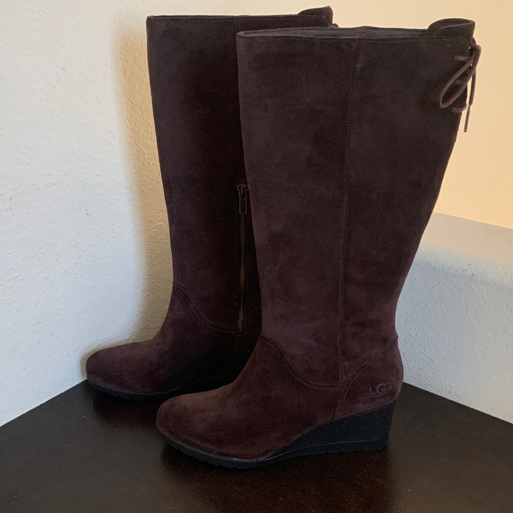 NWOT UGG Women's Dawna Wedge Boots Burgundy Weathered Look Suede.